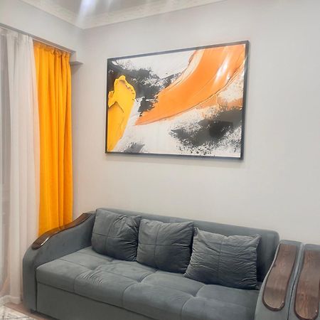 2-Х Комнатная В Золотом Квадрате Apartment Almaty Exterior photo