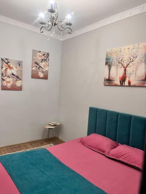 2-Х Комнатная В Золотом Квадрате Apartment Almaty Exterior photo