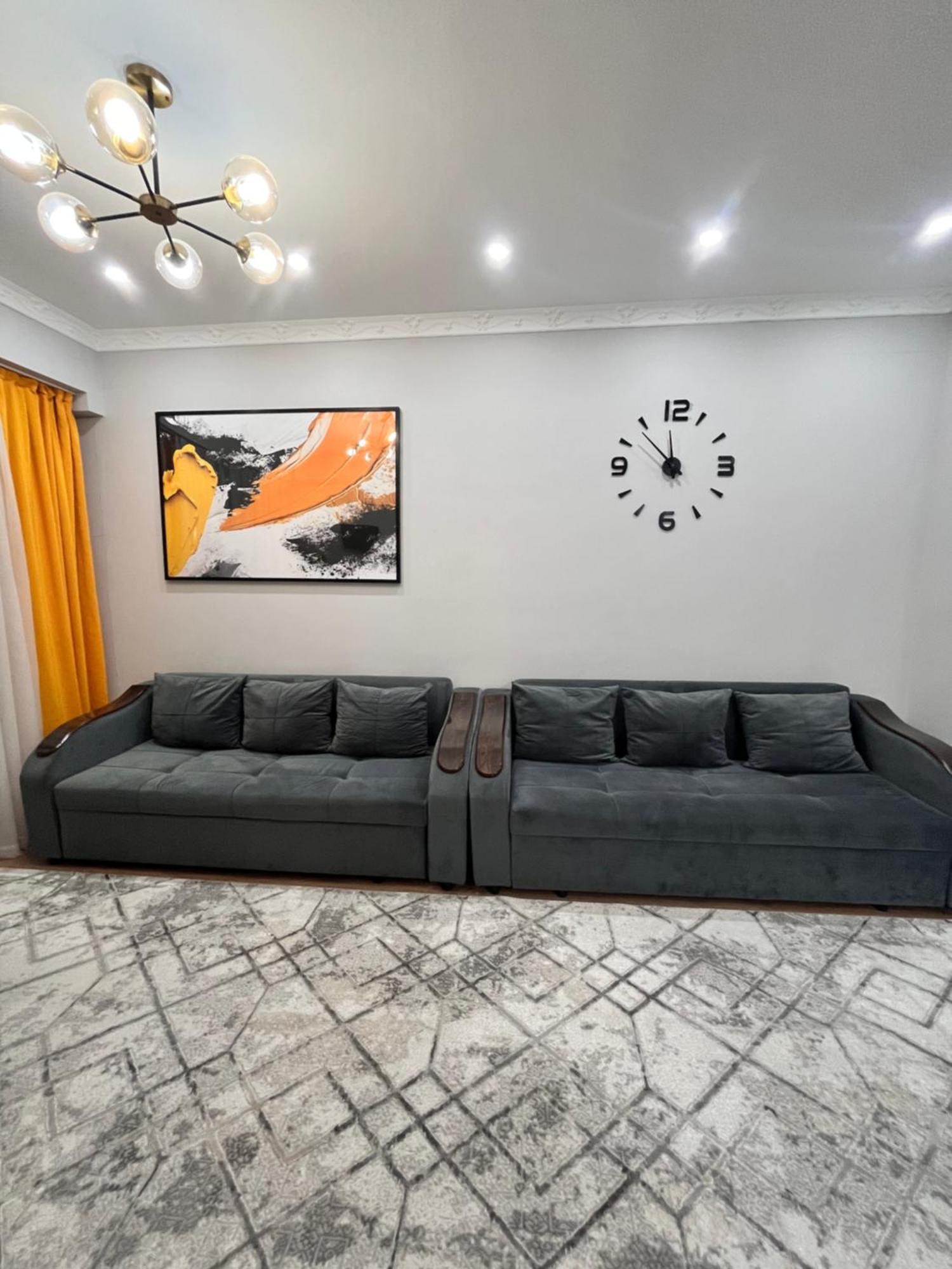 2-Х Комнатная В Золотом Квадрате Apartment Almaty Exterior photo