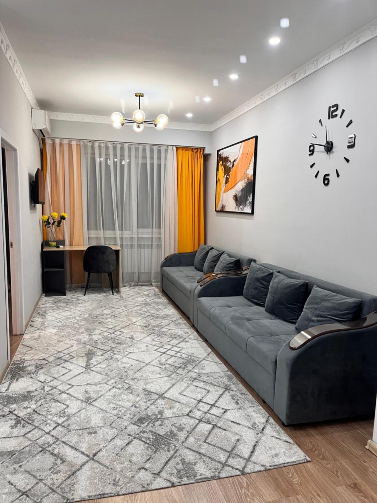 2-Х Комнатная В Золотом Квадрате Apartment Almaty Exterior photo